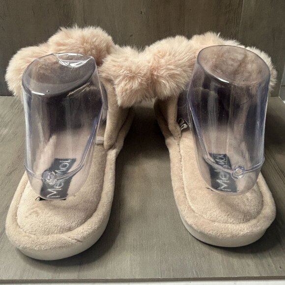MeMoi Luxe Pom Pom Memory Foam Plush Slippers Medium Sizes 7-8 Soft Pink/Peach - Picture 7 of 8